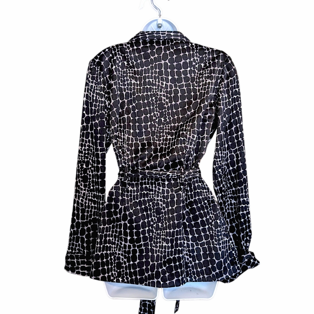 Wrapper trench jacket - Picture 2 of 5